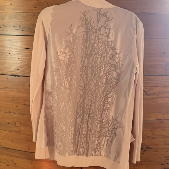 H&M soft pink cardigan with beautiful back design. - Picture 3 of 3
